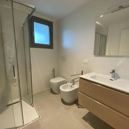 Apartment Coastal Flat With Spacious Covered Terrace *
