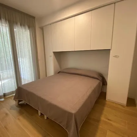 Coastal Flat With Spacious Covered Terrace Apartment *